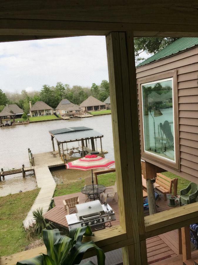 Maurepas Cozy Cabin On The Bayou מראה חיצוני תמונה