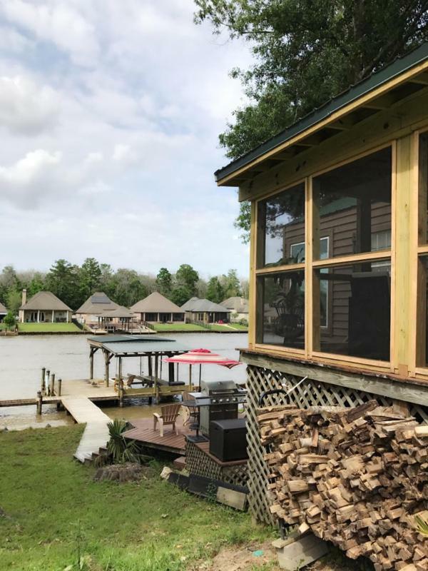 Maurepas Cozy Cabin On The Bayou מראה חיצוני תמונה